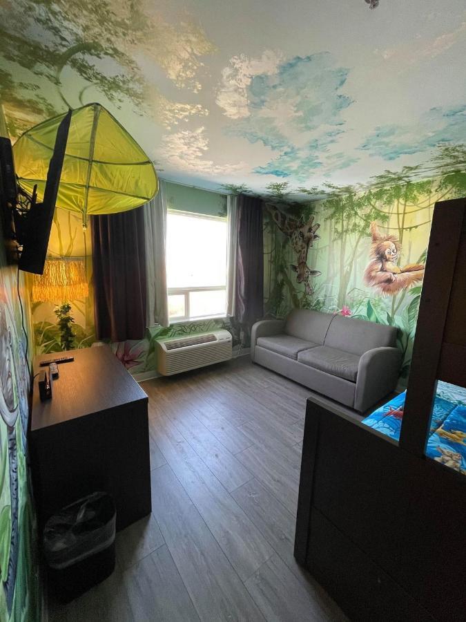 Super 8 By Wyndham Winnipeg East Mb Екстериор снимка