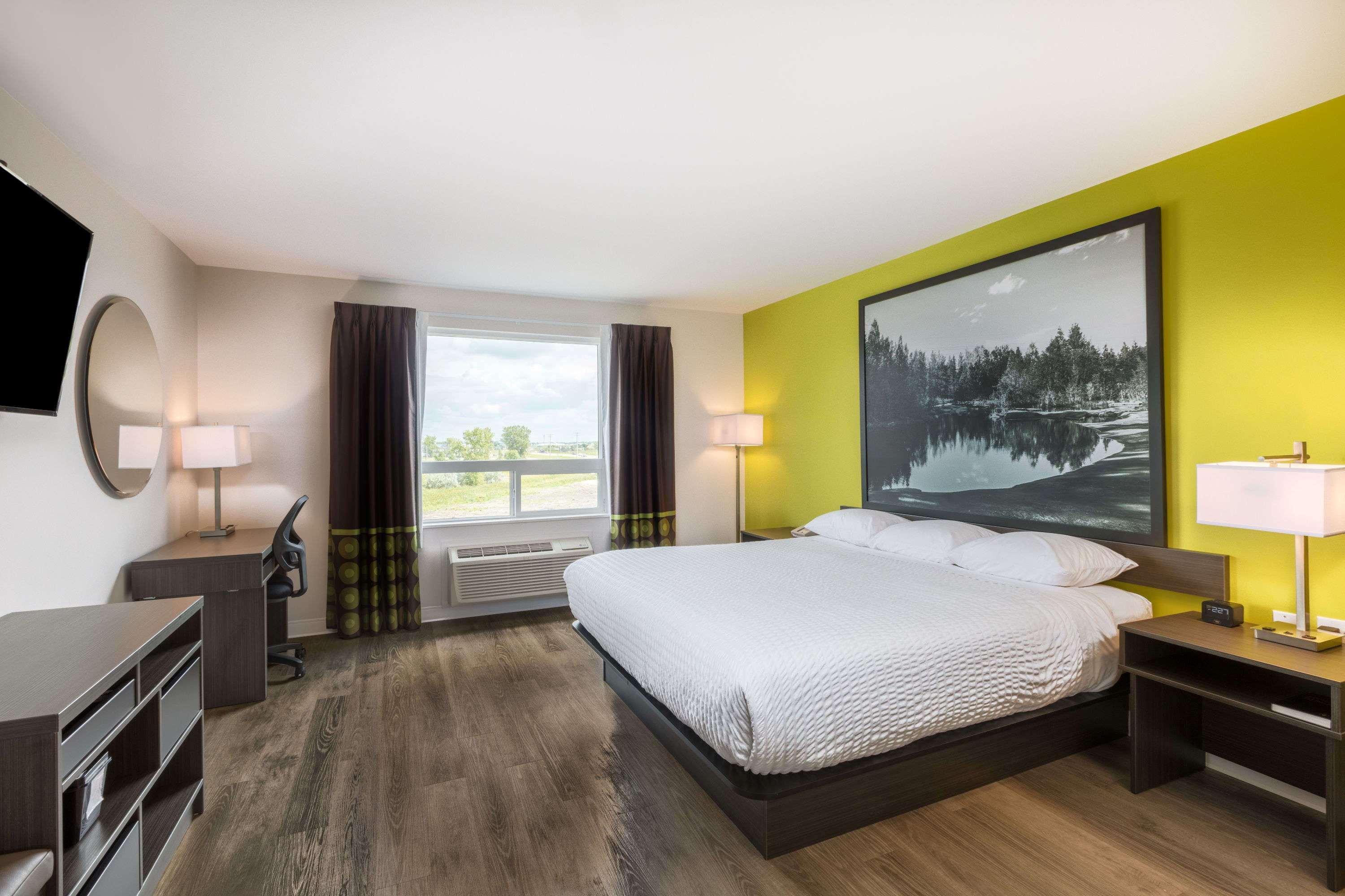 Super 8 By Wyndham Winnipeg East Mb Екстериор снимка