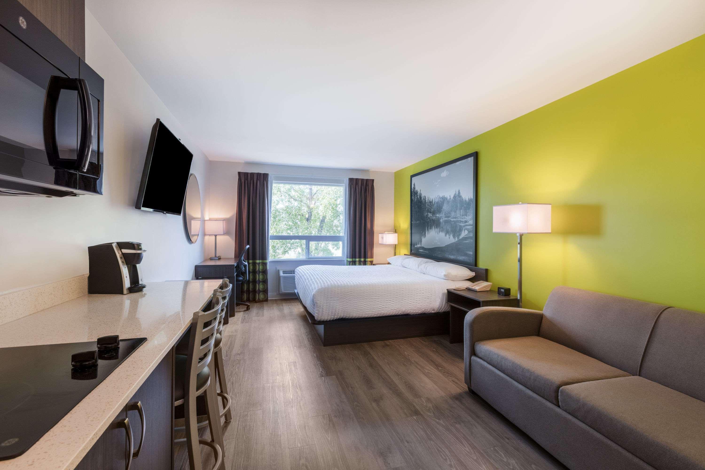 Super 8 By Wyndham Winnipeg East Mb Екстериор снимка