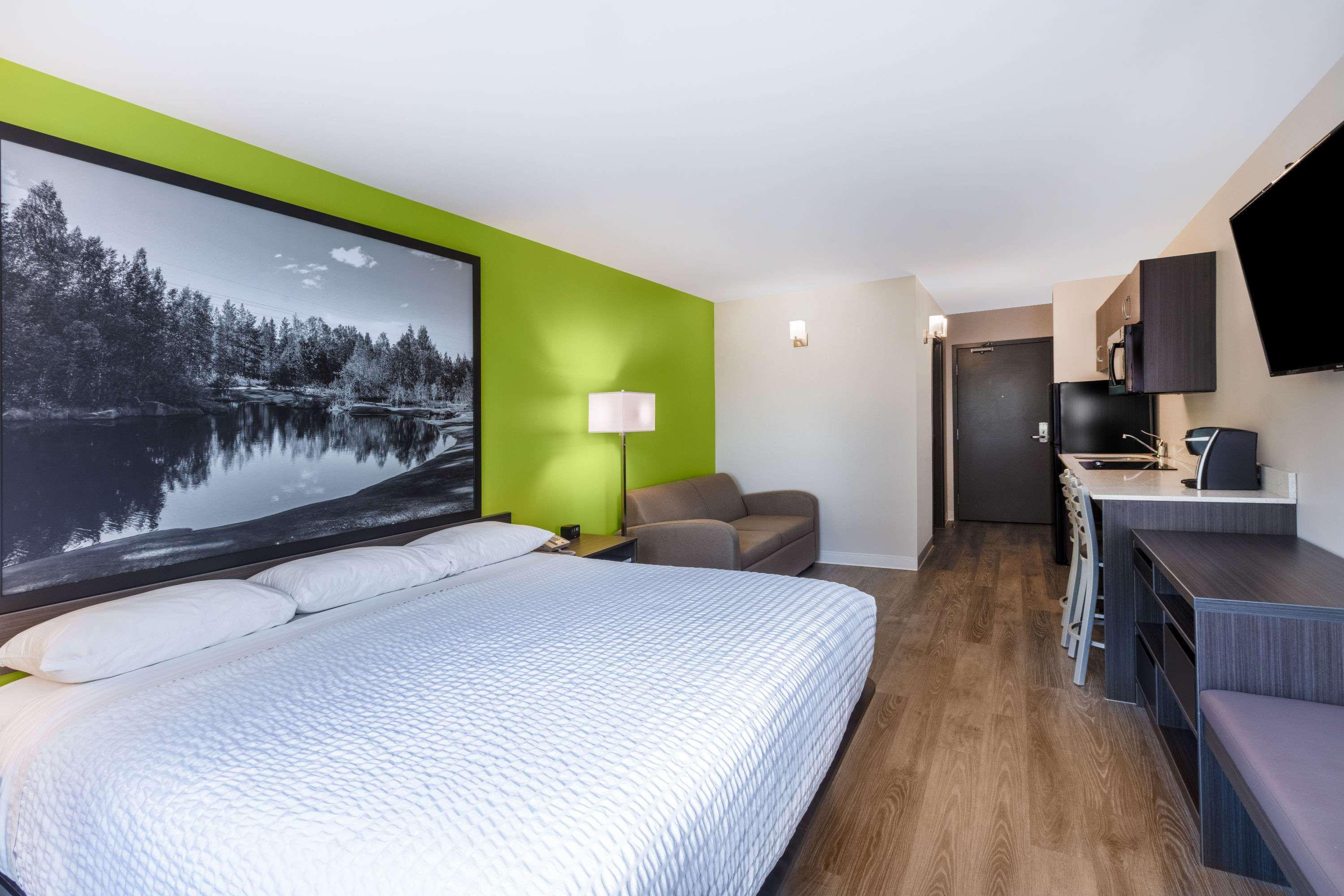 Super 8 By Wyndham Winnipeg East Mb Екстериор снимка