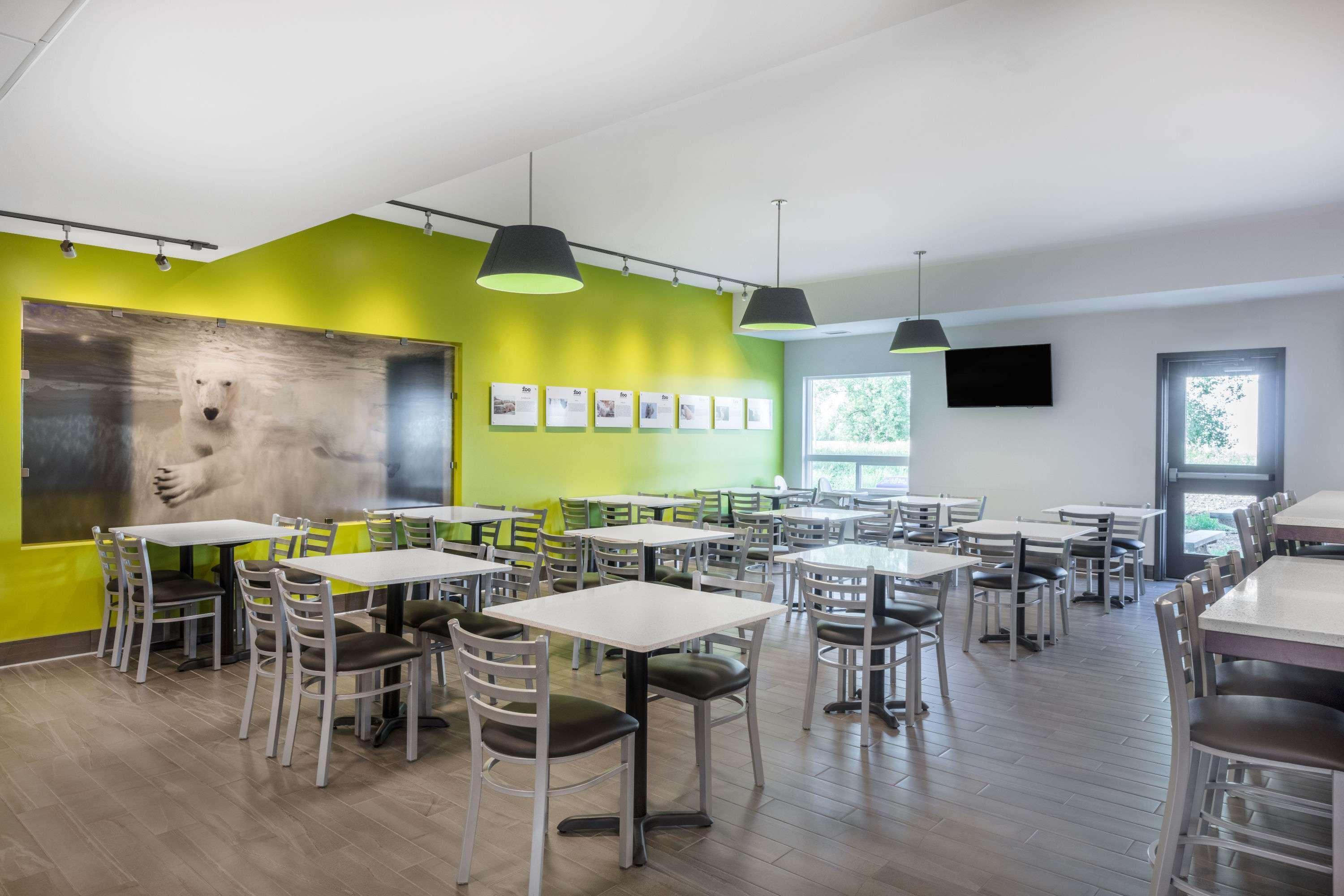 Super 8 By Wyndham Winnipeg East Mb Екстериор снимка