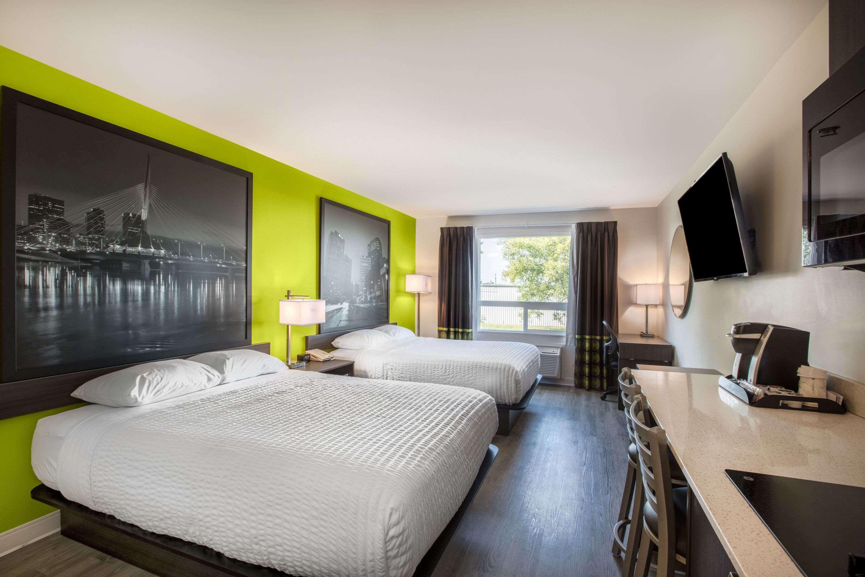 Super 8 By Wyndham Winnipeg East Mb Екстериор снимка