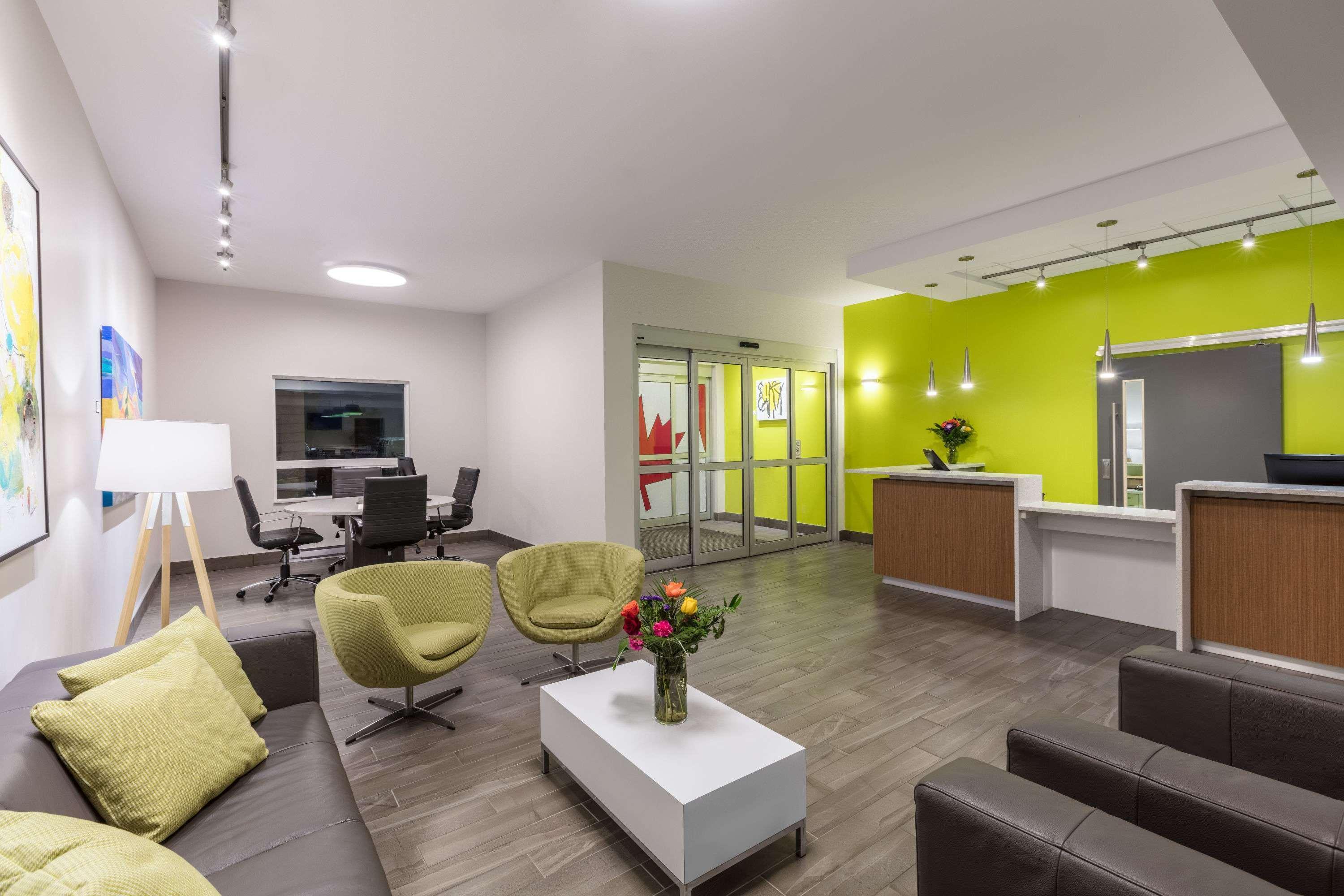 Super 8 By Wyndham Winnipeg East Mb Екстериор снимка