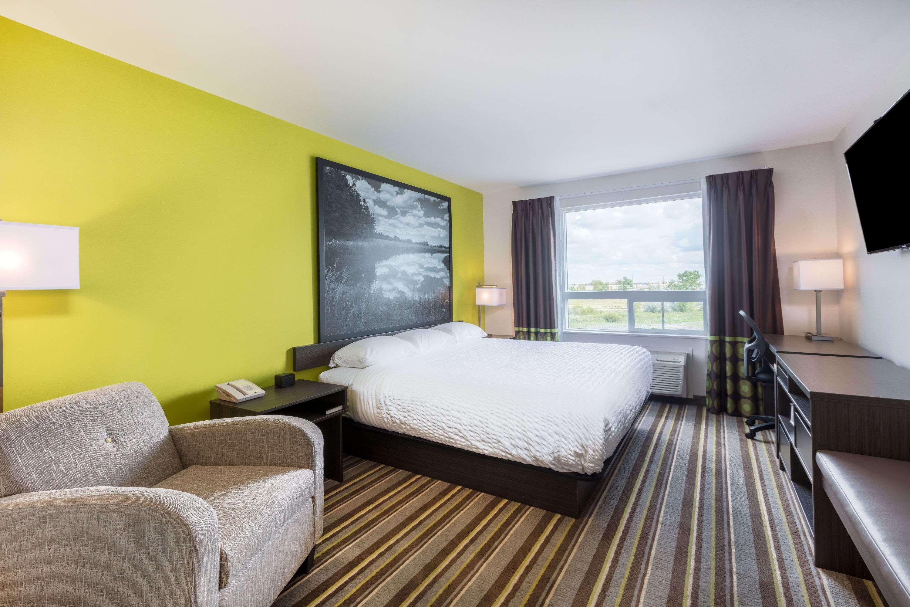 Super 8 By Wyndham Winnipeg East Mb Екстериор снимка