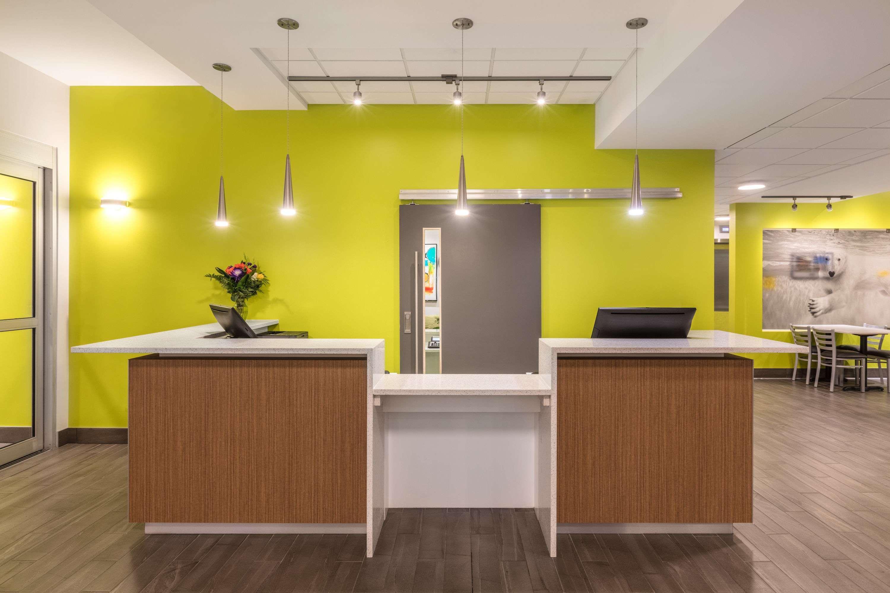 Super 8 By Wyndham Winnipeg East Mb Екстериор снимка
