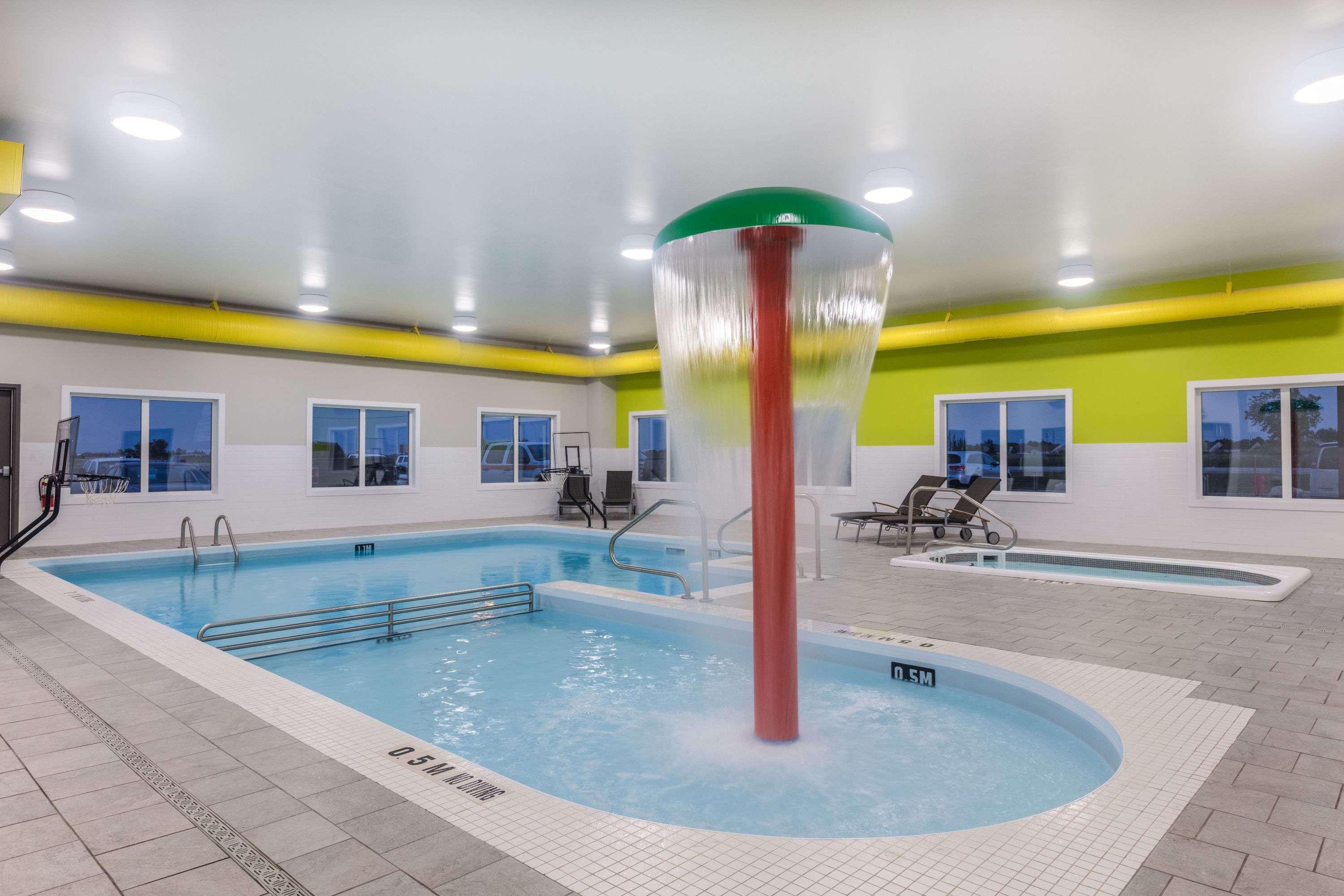 Super 8 By Wyndham Winnipeg East Mb Екстериор снимка