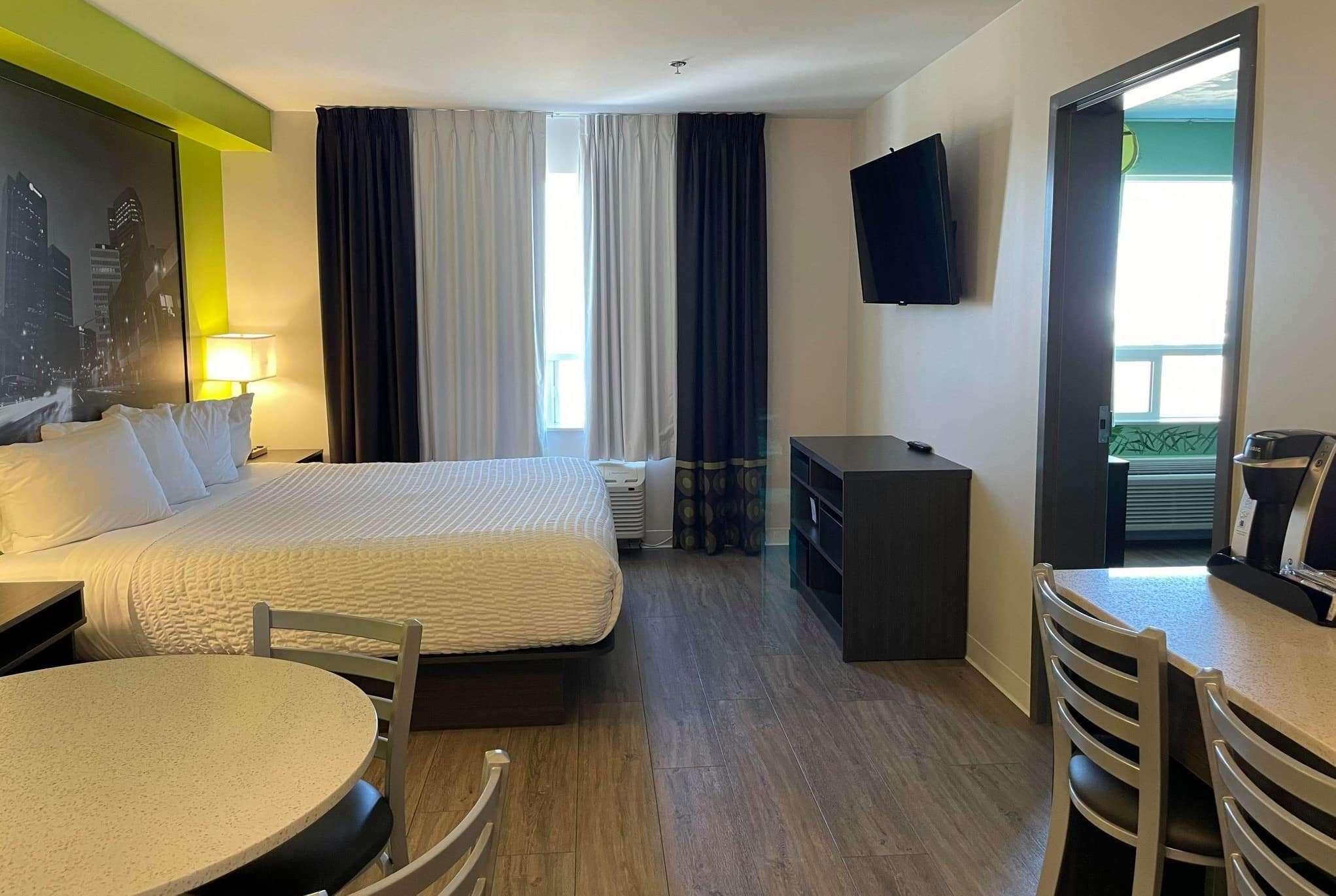 Super 8 By Wyndham Winnipeg East Mb Екстериор снимка
