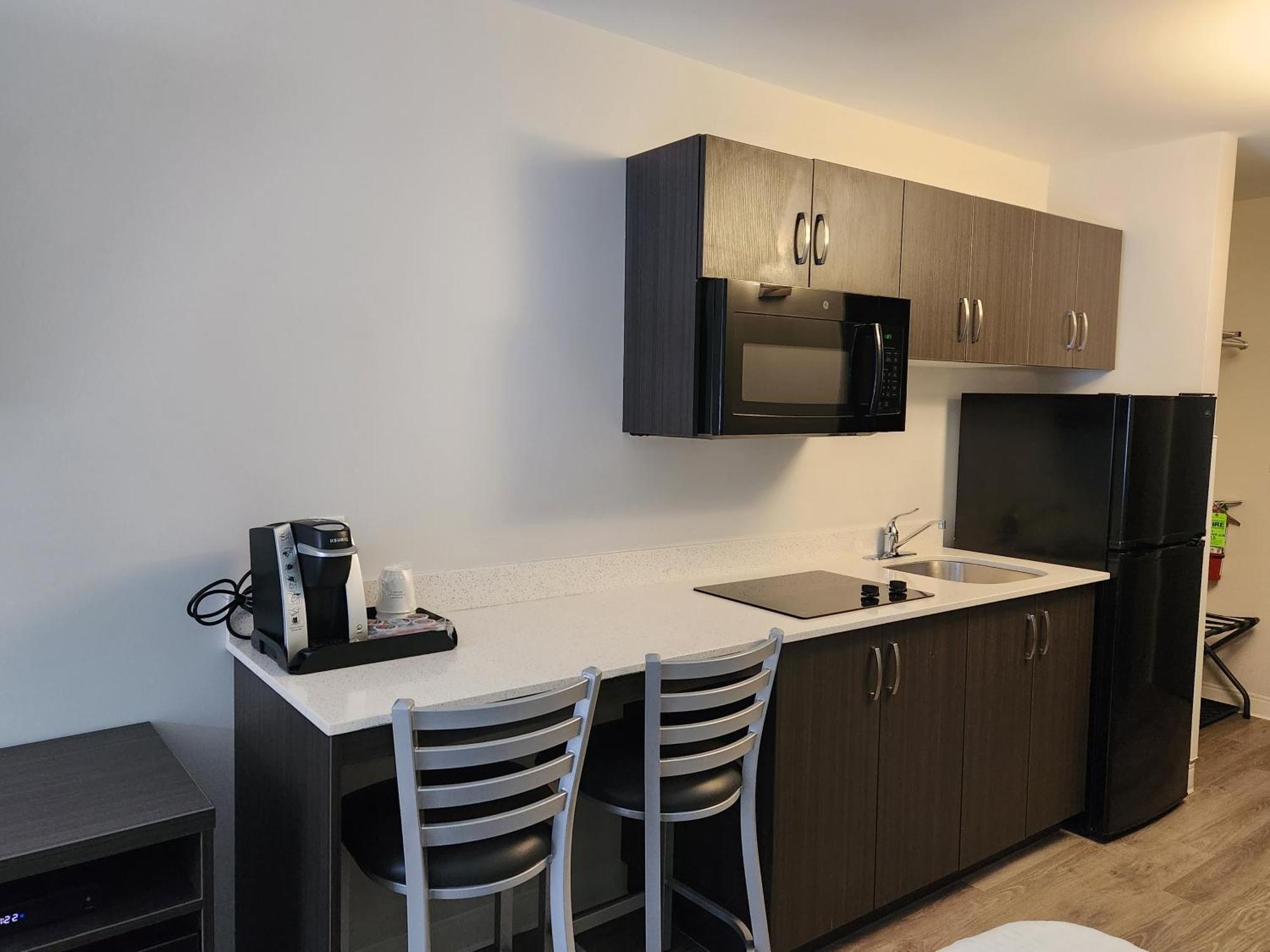 Super 8 By Wyndham Winnipeg East Mb Екстериор снимка