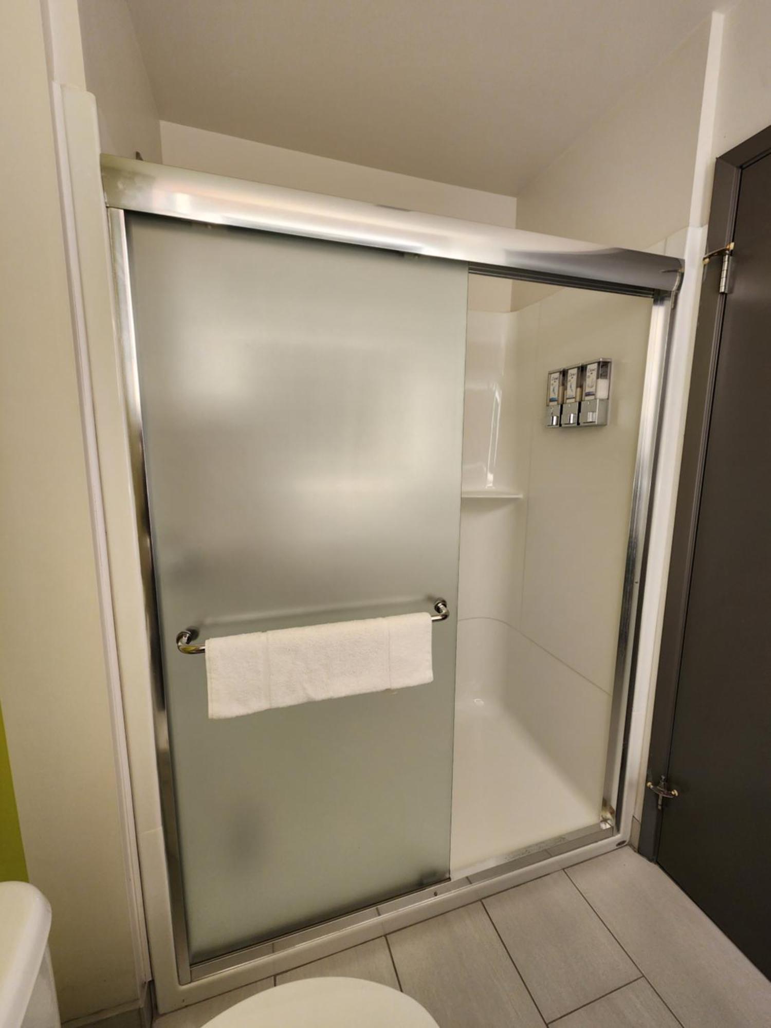 Super 8 By Wyndham Winnipeg East Mb Екстериор снимка