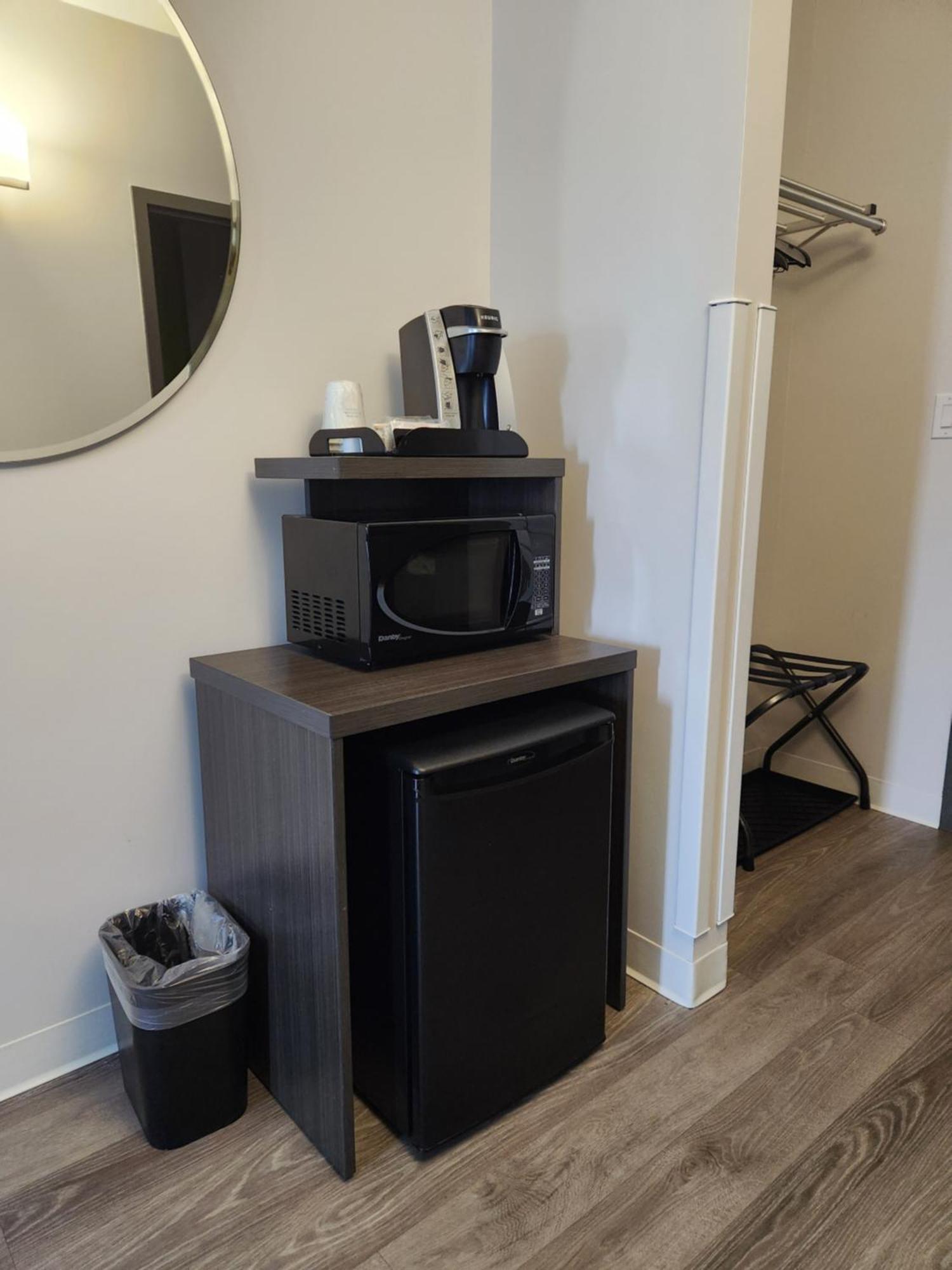 Super 8 By Wyndham Winnipeg East Mb Екстериор снимка